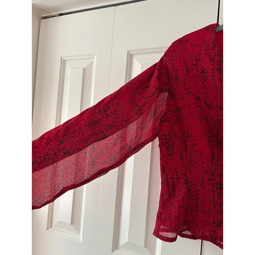 Banana Republic Red Black Print Sheer V Neck Long Sleeve Blouse Women’s 2 - Picture 3 of 9
